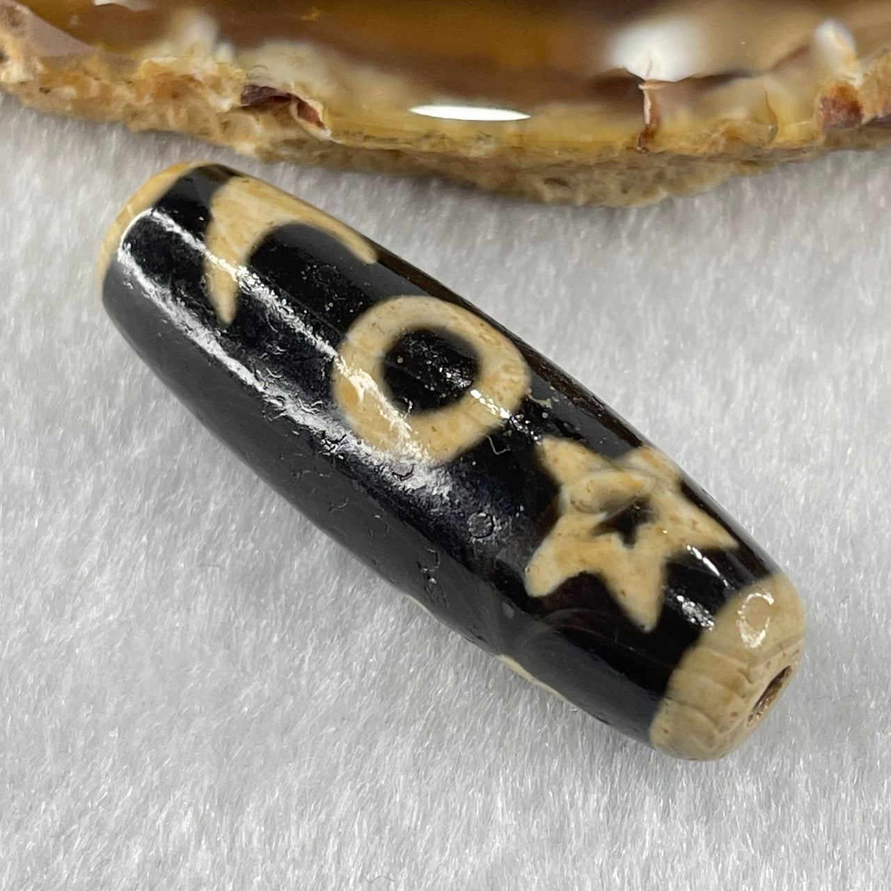 Natural Powerful Tibetan Old Oily Agate Guan Yin with Moon Sun Star Dzi Bead Heavenly Master (Tian Zhu) 观音天珠 9.43g 37.9 by 12.6mm - Huangs Jadeite and Jewelry Pte Ltd