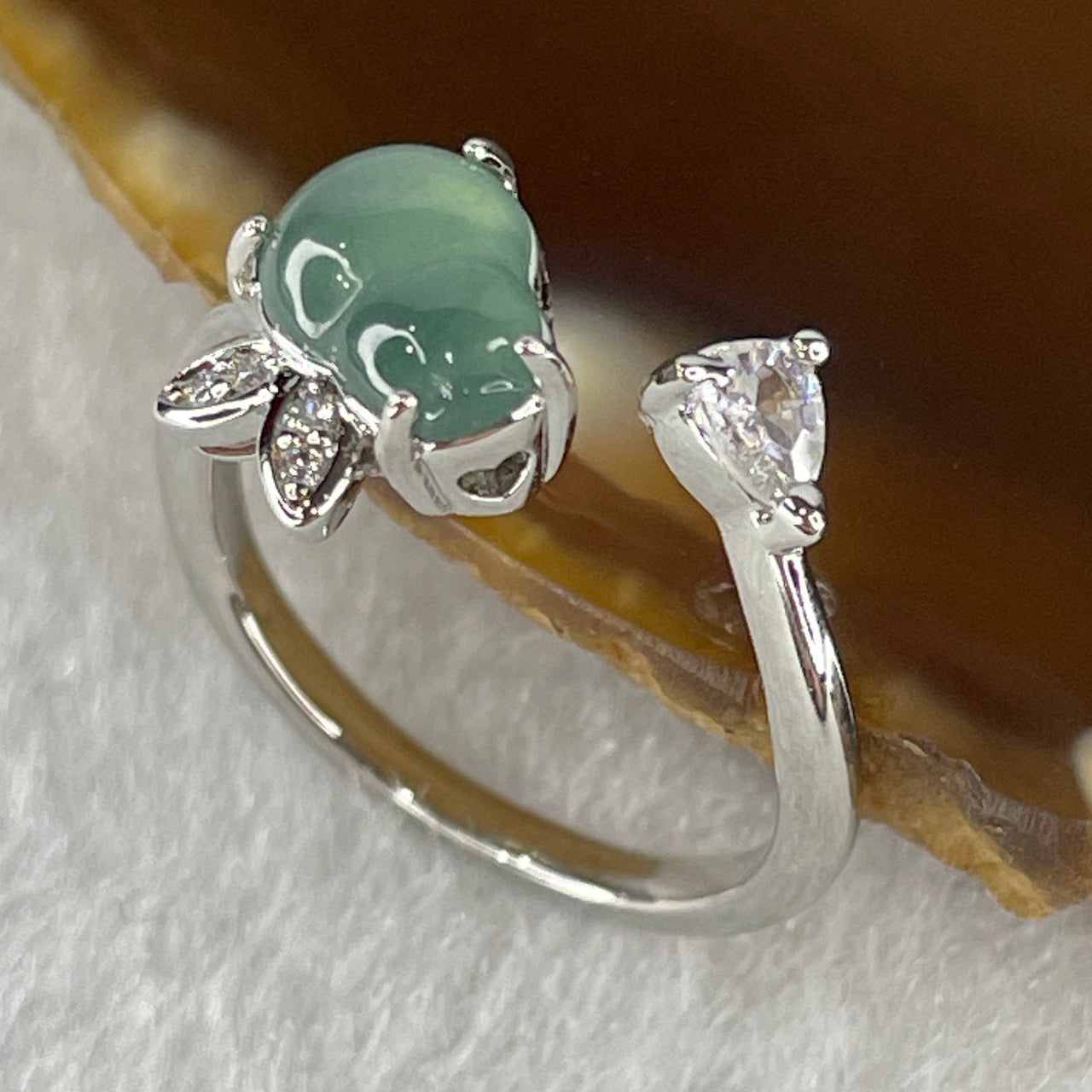 Natural Type A Icy Blueish Green Jadeite Hulu Calabash Silver Ring 1.95g 8.0 by 6.0 by 3.0mm US5.5 HK12