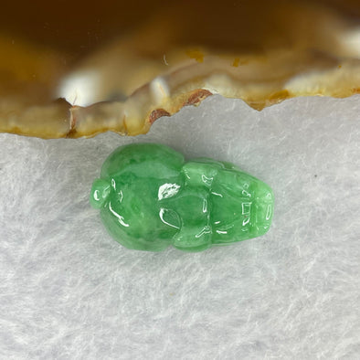 Type A Apple with Spicy Green Jadeite Pixiu Pendent A货苹果配辣绿翡翠貔貅吊坠 5.71g 22.3 by 13.0 by 9.6 mm - Huangs Jadeite and Jewelry Pte Ltd