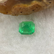 Natural Colombia Green Emerald (Beryl) Cut-Cornered Rectangular step cut 0.68ct 5.3 by 4.9 by 3.9mm - Huangs Jadeite and Jewelry Pte Ltd