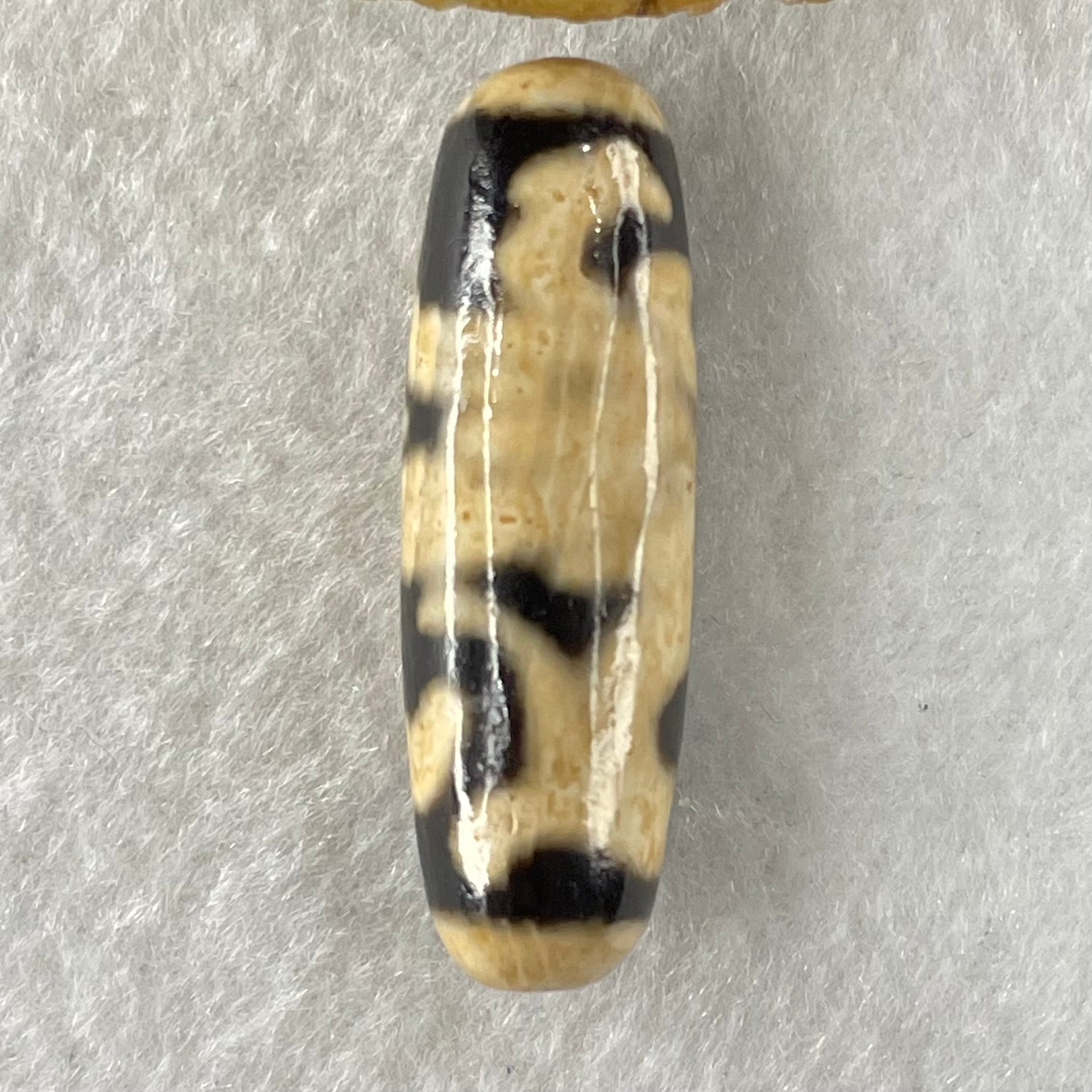 Natural Powerful Tibetan Old Oily Agate Dzi Bead Heavenly Master (Tian Zhu) 天珠 8.88g 38.2 by 12.3mm - Huangs Jadeite and Jewelry Pte Ltd
