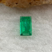 Natural Colombia Vivid Green Emerald (Beryl) Cut-Cornered Rectangular Step cut 0.46ct 6.0 by 3.5 by 2.4mm - Huangs Jadeite and Jewelry Pte Ltd