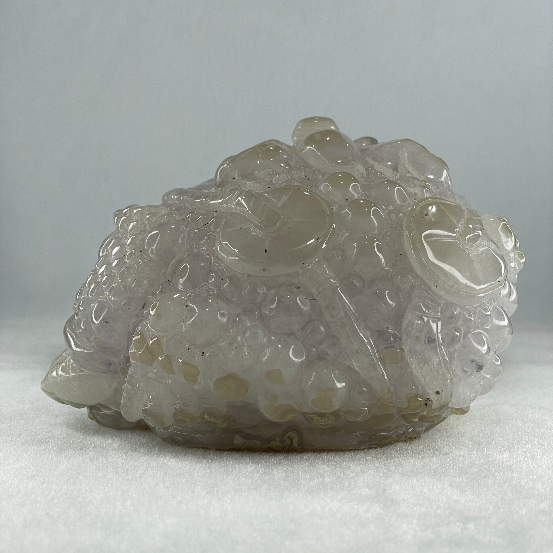 Natural White Agate with Amethyst 3 Legged Toast Display 904.3 140.0 by 91.0 by 94.0mm - Huangs Jadeite and Jewelry Pte Ltd