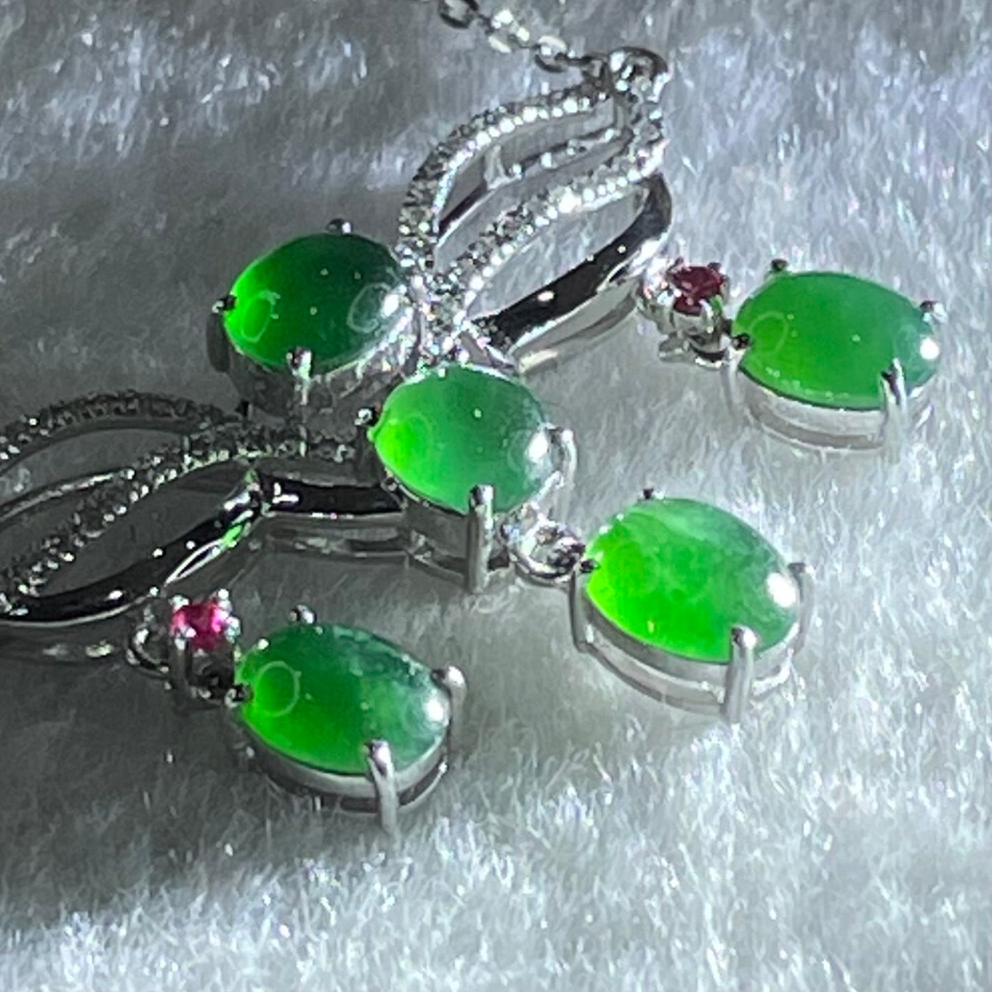 Type A Icy Green Cabouchons with Diamonds in 18K White Gold Necklace 3.48g each about 4.9 by 3.9 by 2.8mm 5 pieces - Huangs Jadeite and Jewelry Pte Ltd