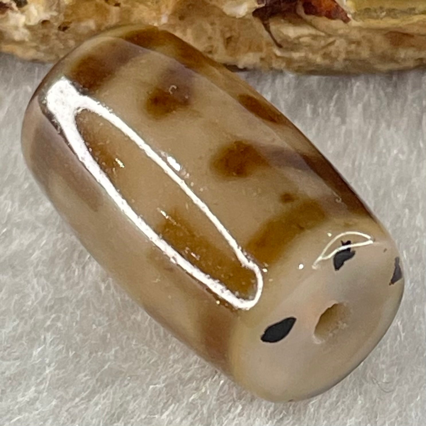 Natural Powerful Tibetan Old Oily Agate Patina Guiren Tairen Human Dzi Bead Totem Amulet Heavenly Master (Tian Zhu) 贵人天诛 4.98g 20.0 by 11.9mm - Huangs Jadeite and Jewelry Pte Ltd