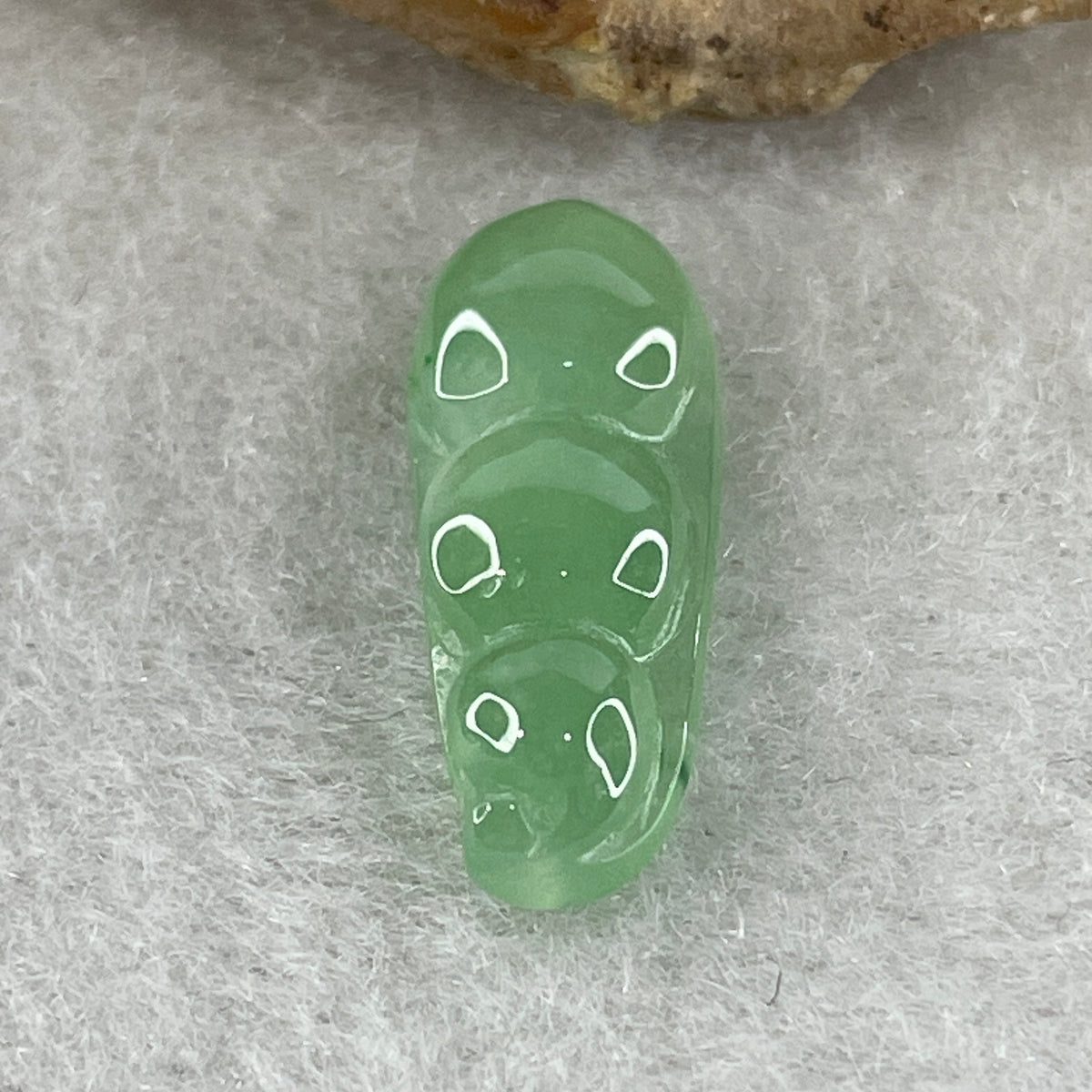 Natural Type A Semi-Icy Green Jadeite Pea Pod Pendant | Prosperity, Growth & Generations Talisman (1.36g | 20.5 x 8.0 x 4.3mm) - Huangs Jadeite and Jewelry Pte Ltd