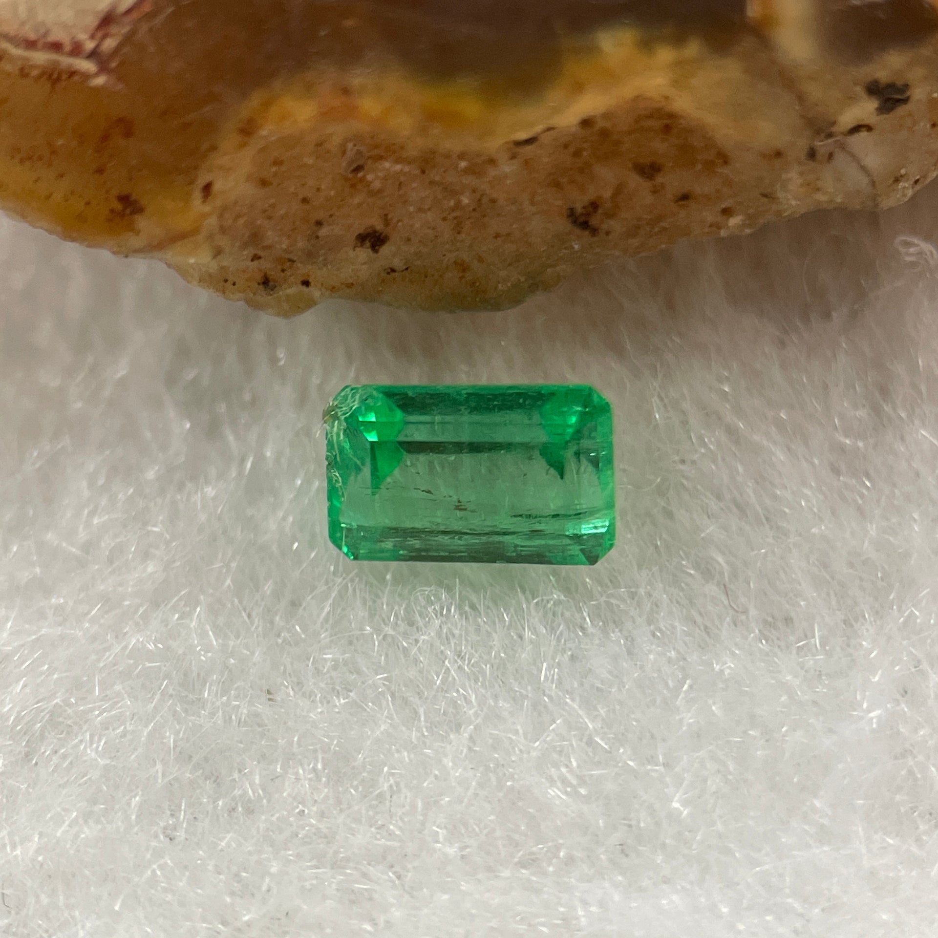 Natural Colombia Green Emerald (Beryl) Cut-Cornered Rectangular step cut 0.50ct 5.5 by 3.7 by 3.2mm - Huangs Jadeite and Jewelry Pte Ltd