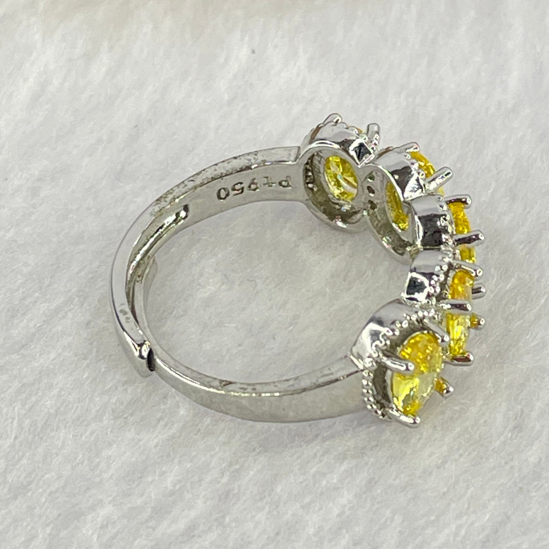Cubic Zirconia in Sliver Gold Color Ring (Adjustable Size) 3.00g 4.8 by 2.4 by 1.2mm 9pcs - Huangs Jadeite and Jewelry Pte Ltd