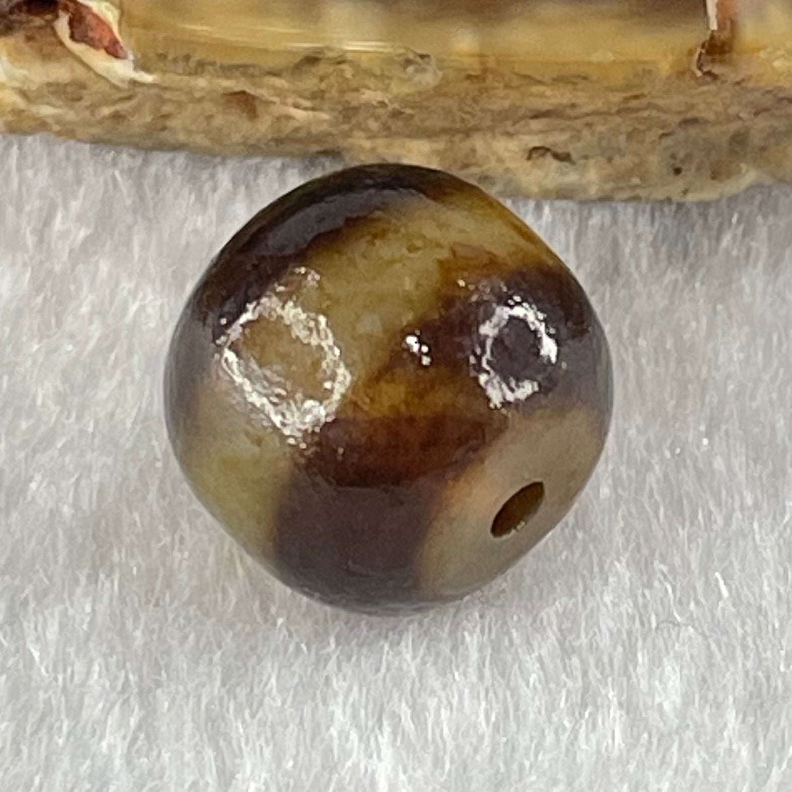 Natural Powerful Tibetan Old Oily Agate 1 Line Dzi Bead Heavenly Master (Tian Zhu) 1.93g 10.1 by 11.1mm - Huangs Jadeite and Jewelry Pte Ltd