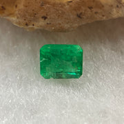 Natural Colombia Vivid Green Emerald (Beryl) Cut-Cornered Rectangular Step cut 0.41ct 5.0 by 4.1 by 2.9mm - Huangs Jadeite and Jewelry Pte Ltd