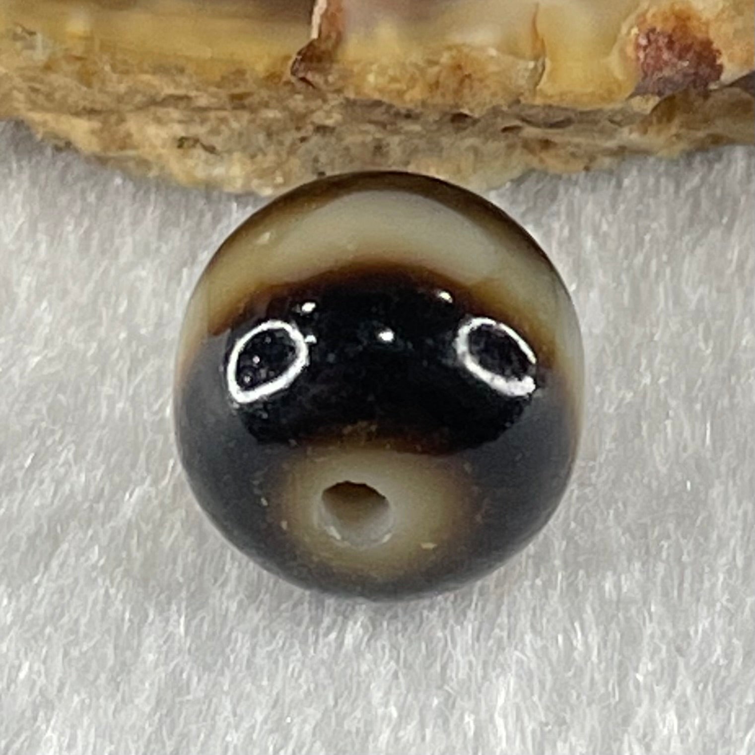 Natural Powerful Tibetan Old Oily Agate 1 Line Dzi Bead Heavenly Master (Tian Zhu) 1.85g 10.2 by 11.0mm - Huangs Jadeite and Jewelry Pte Ltd