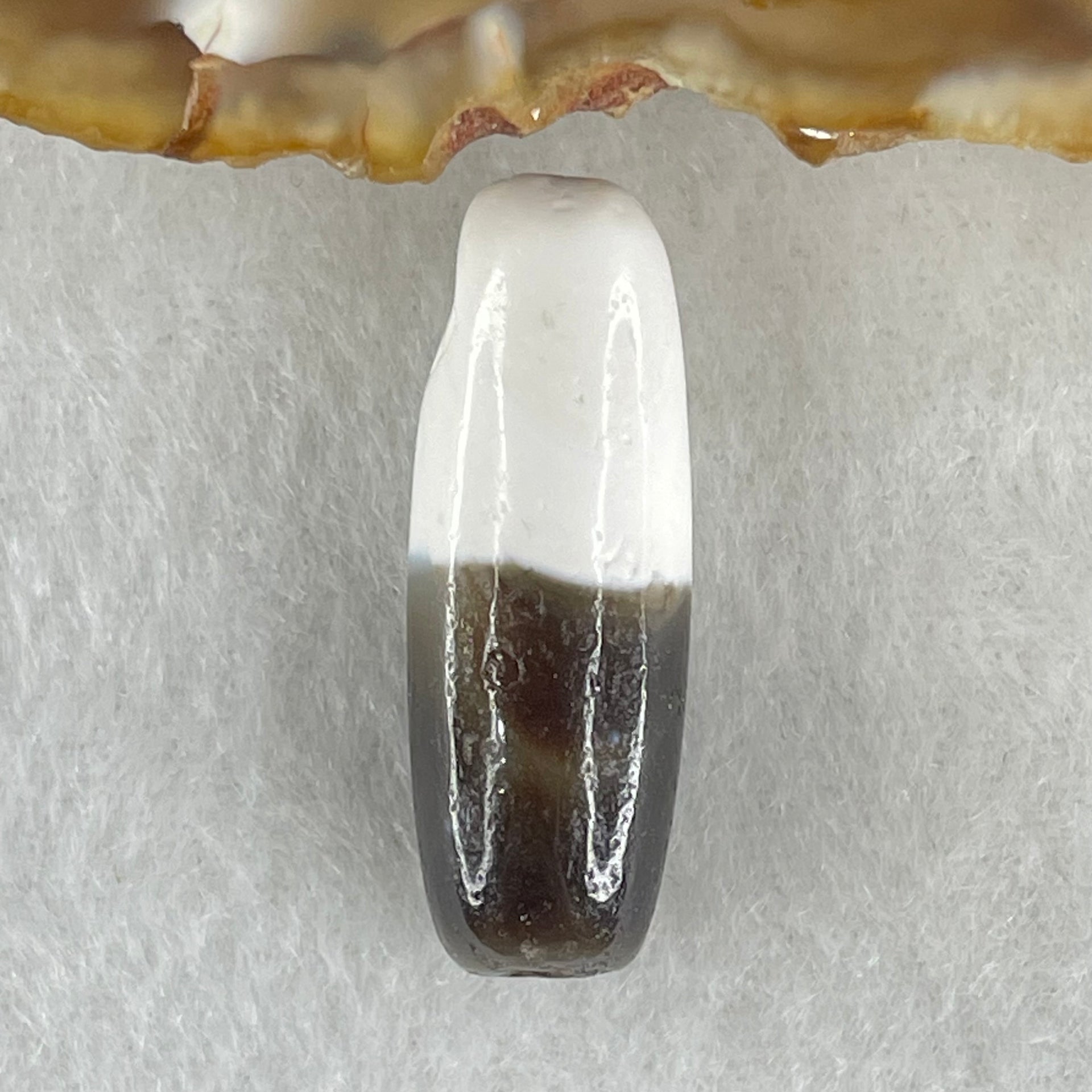 Natural Powerful Tibetan Old Oily Agate 1 Lines Dzi Bead Heavenly Master (Tian Zhu) 4.12g 28.5 by 10.0mm - Huangs Jadeite and Jewelry Pte Ltd