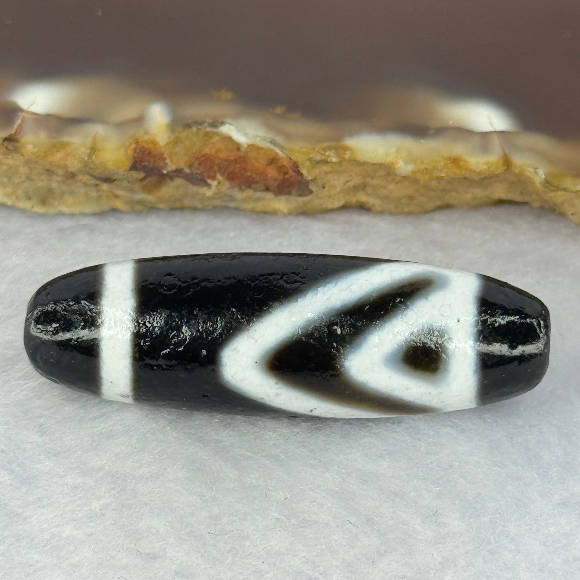 Natural Powerful Tibetan Old Oily Agate 1 Eye With Mountain Support Dzi Bead Heavenly Master (Tian Zhu) 一眼靠天珠 7.14g 36.8 by 11.9mm - Huangs Jadeite and Jewelry Pte Ltd