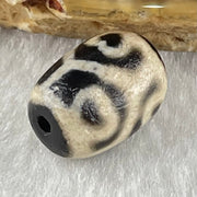 Natural Powerful Tibetan Old Oily Agate Tortoise Shell 6 Hearts Dzi Bead Heavenly Master (Tian Zhu) 龟壳六心天珠 2.11g 13.5 by 10.2mm - Huangs Jadeite and Jewelry Pte Ltd