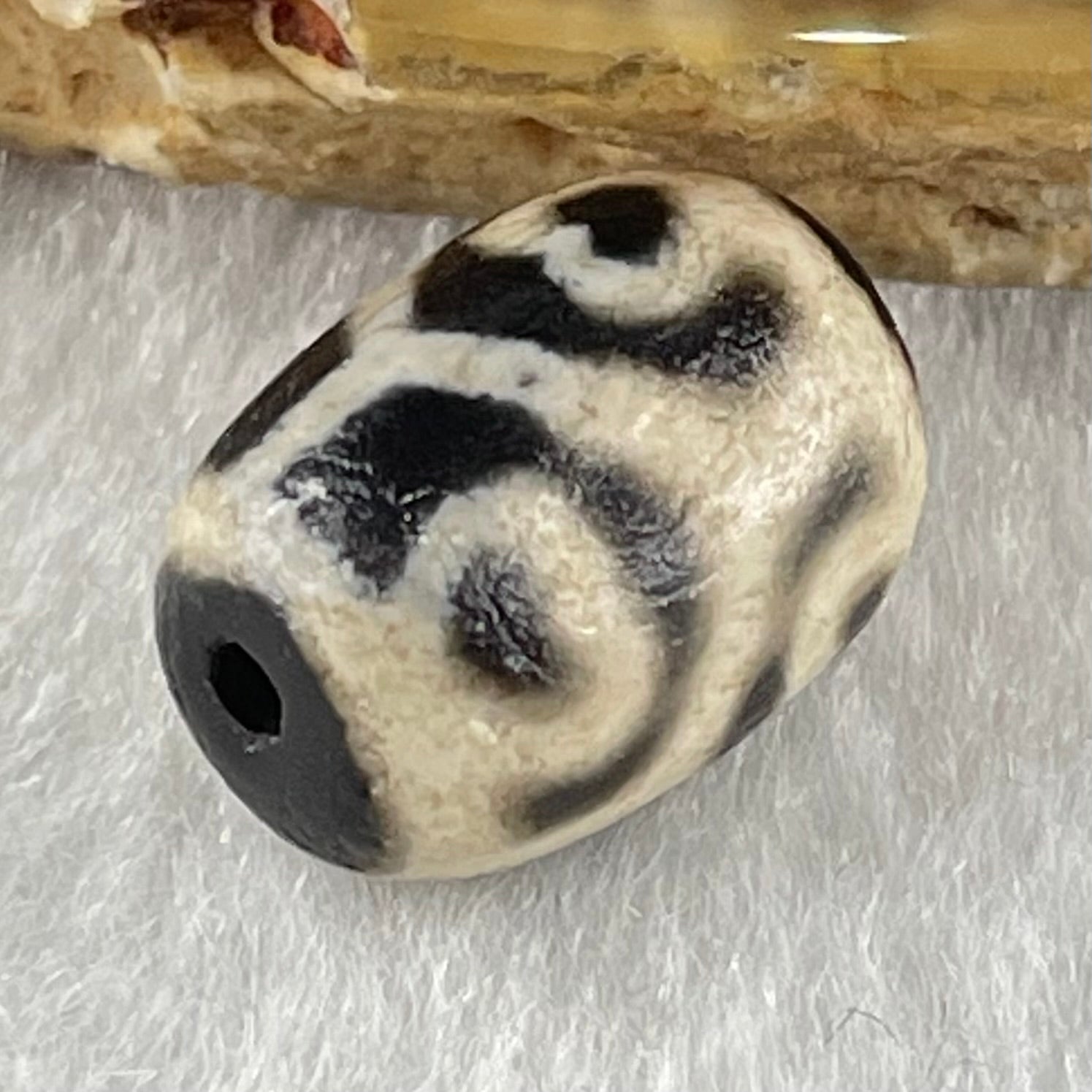 Natural Powerful Tibetan Old Oily Agate Tortoise Shell 6 Hearts Dzi Bead Heavenly Master (Tian Zhu) 龟壳六心天珠 2.11g 13.5 by 10.2mm - Huangs Jadeite and Jewelry Pte Ltd