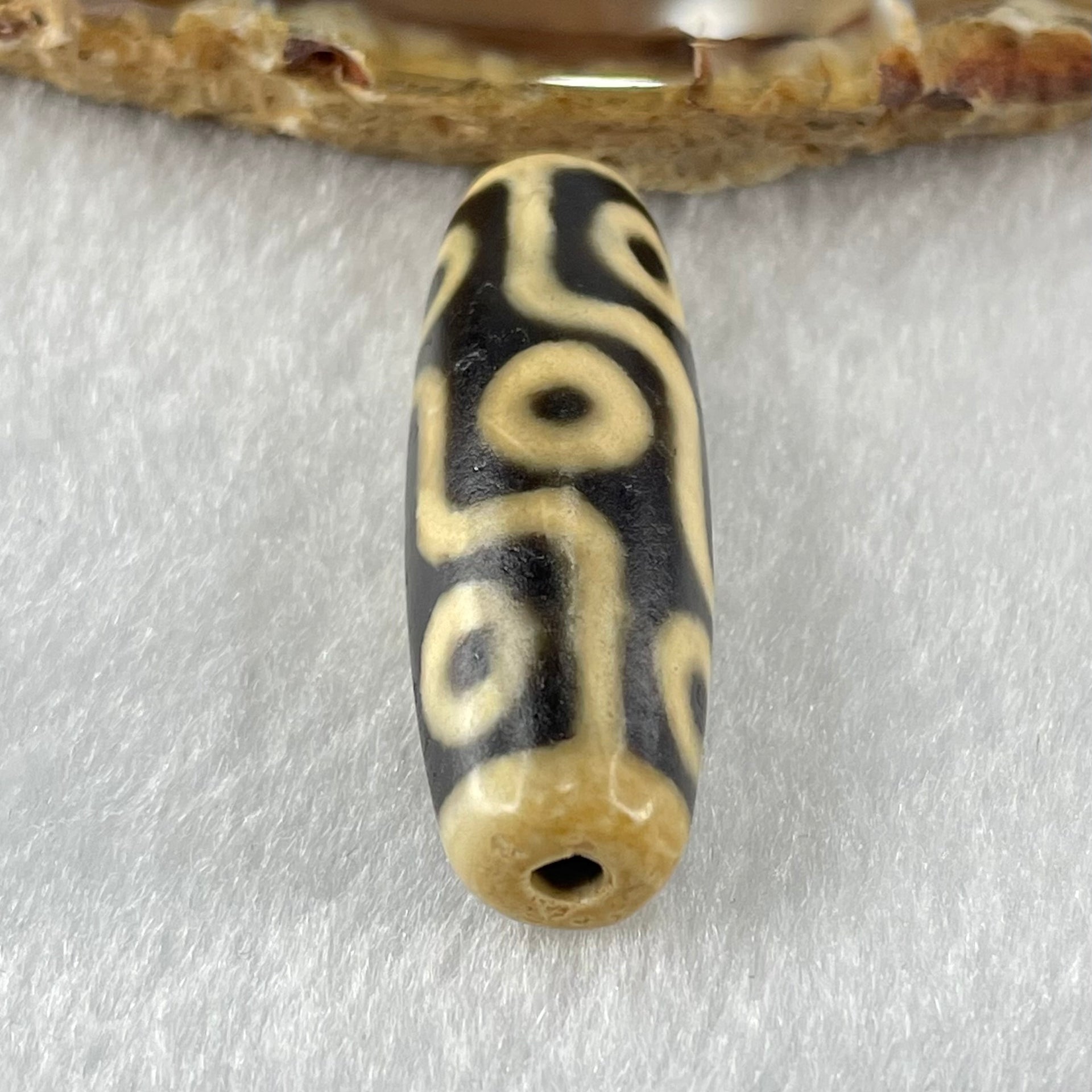 Natural Powerful Tibetan Old Oily Agate 9 Eyes Dzi Bead Heavenly Master (Tian Zhu) 九眼天诛 10.20g 38.8 by 13.1mm - Huangs Jadeite and Jewelry Pte Ltd