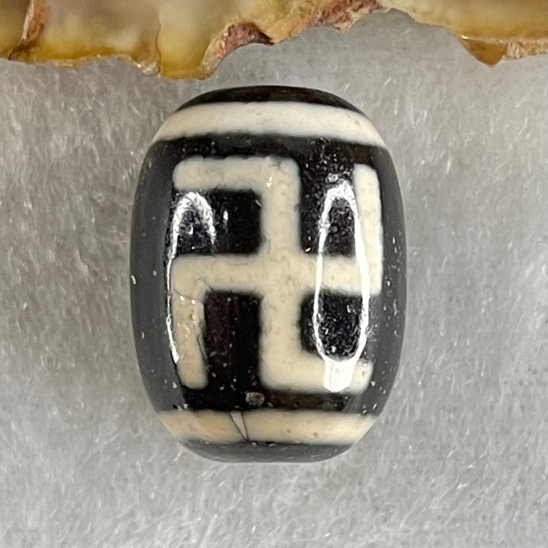 Natural Powerful Tibetan Old Oily Agate 1 Eye With Swastika Dzi Bead (Hotu Dzi) 4.62g 17.5 by 13.2mm - Huangs Jadeite and Jewelry Pte Ltd