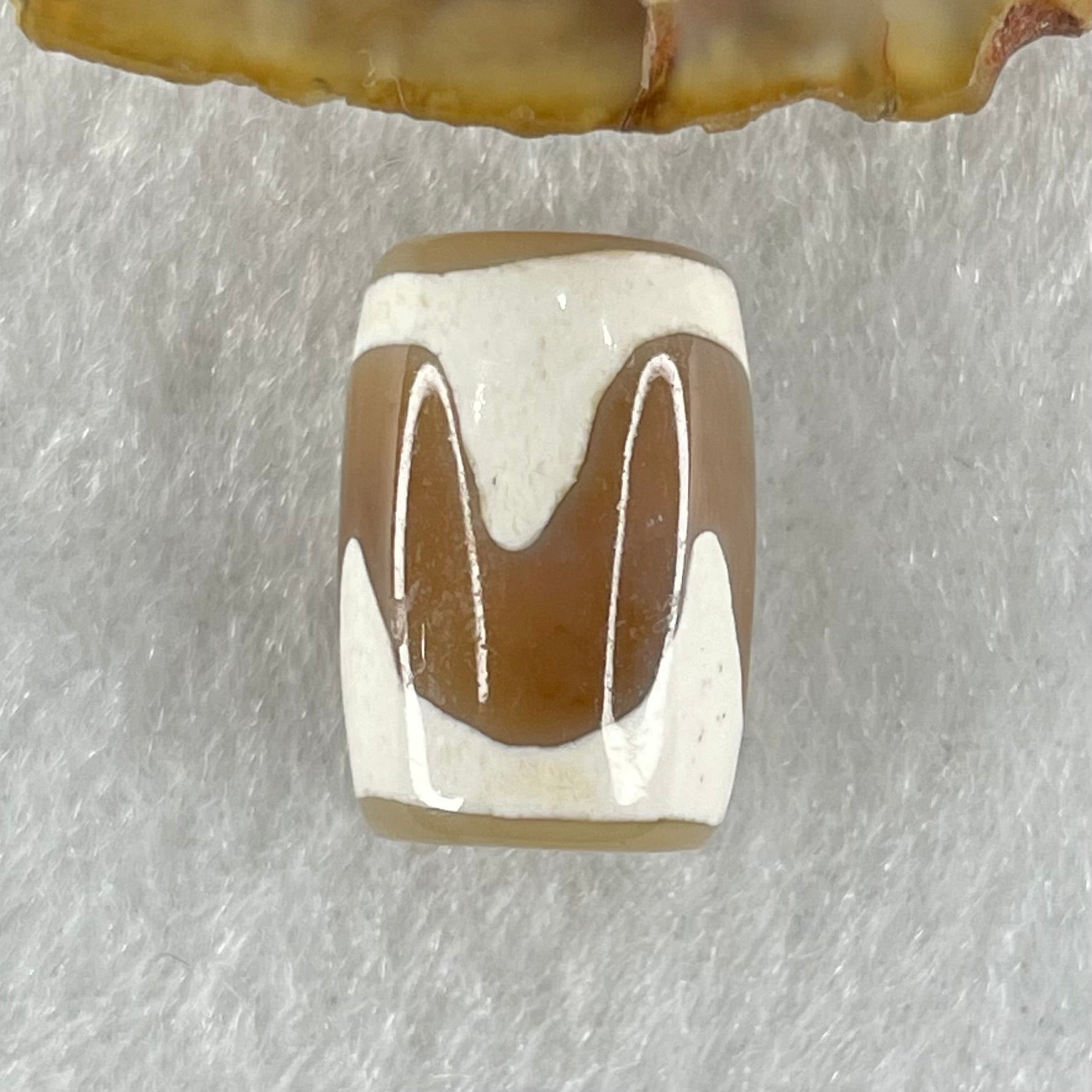 Natural Powerful Tibetan Old Oily Agate Tiger Tooth Daluo Dzi Bead Heavenly Master (Tian Zhu) 虎呀天诛 3.27g 15.7 by 10.8mm - Huangs Jadeite and Jewelry Pte Ltd