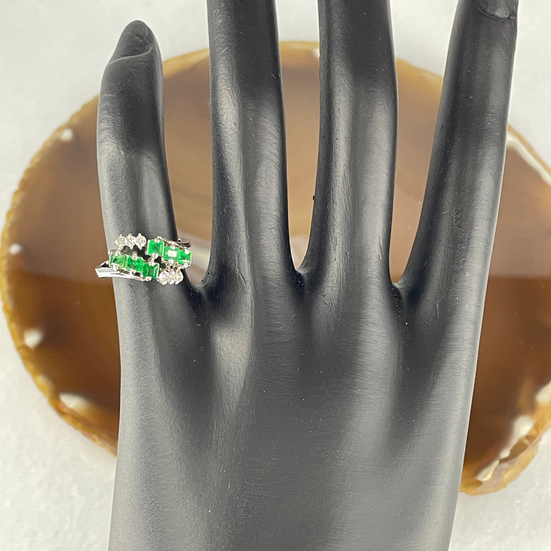 Natural Emeralds Total 0.48ct each approx 2.0 by 2.0 by 2.0mm and Natural Diamonds Total 0.11ct each about 1.5mm in Platinum PT900 Ring 4.87g US4 HK8.5 - Huangs Jadeite and Jewelry Pte Ltd