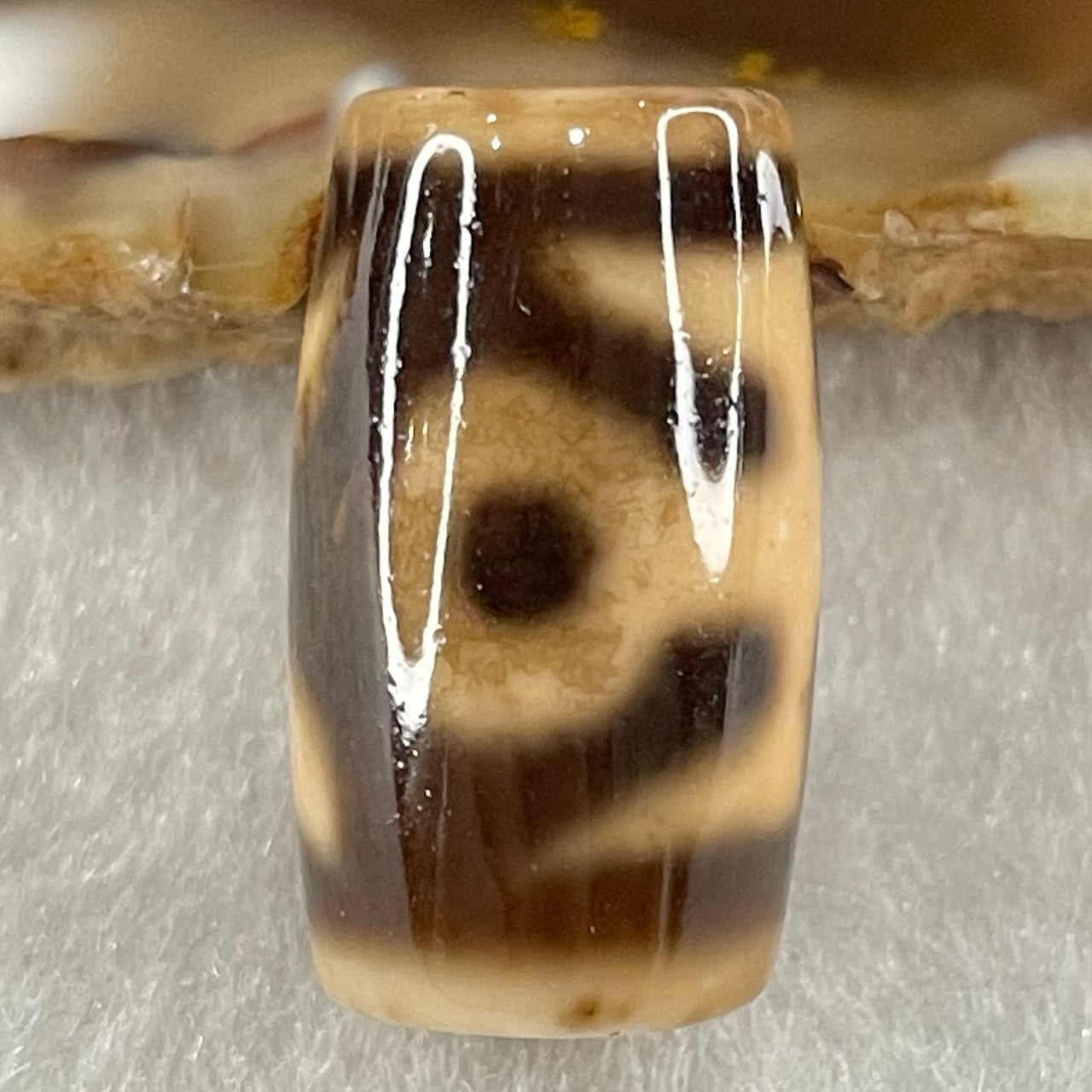 Natural Powerful Tibetan Old Oily Agate Patina Guiren Tairen Human Dzi Bead Totem Amulet Heavenly Master (Tian Zhu) 贵人天诛 4.85g 20.1 by 11.8mm - Huangs Jadeite and Jewelry Pte Ltd