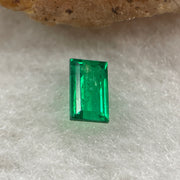 Natural Colombia Vivid Green Emerald (Beryl) Cut-Cornered Rectangular Step cut 0.46ct 6.0 by 3.5 by 2.4mm - Huangs Jadeite and Jewelry Pte Ltd