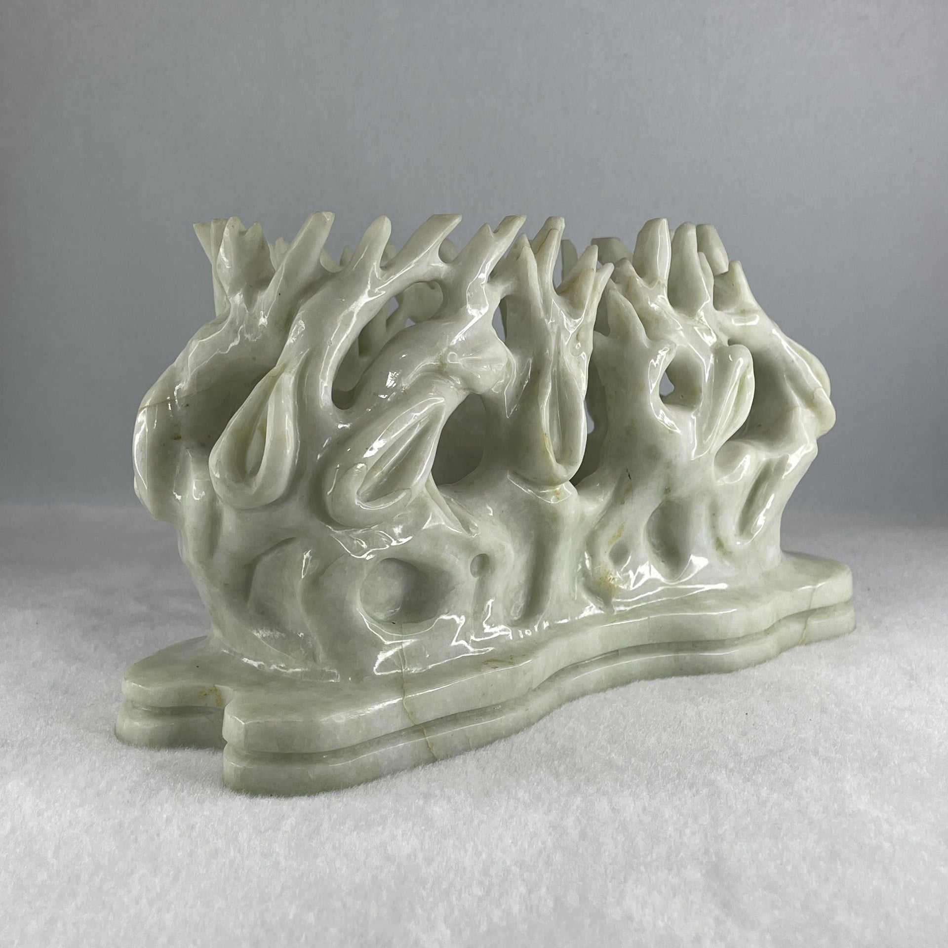 Natural White with Green Spots Serpentine Nest Display 2,027.2g 215.0 b 100.0 by 112.0mm - Huangs Jadeite and Jewelry Pte Ltd