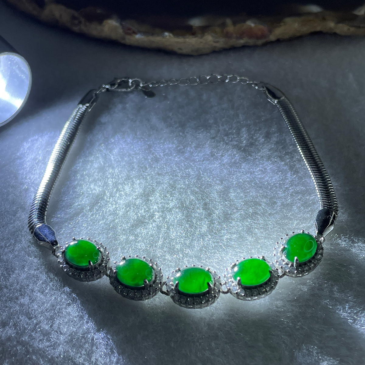 Natural Type A Omphacite Spicy Green Jadeite Cabochon Bracelet in S925 Silver | (7.76g | 16–18cm | 8.0 x 6.1 x 2.5mm x 5 Pcs | "Wǔ Fú Lín Mén" Five Blessings Anchor, Feng Shui Prosperity & Executive Charm Strand) - Huangs Jadeite and Jewelry Pte Ltd