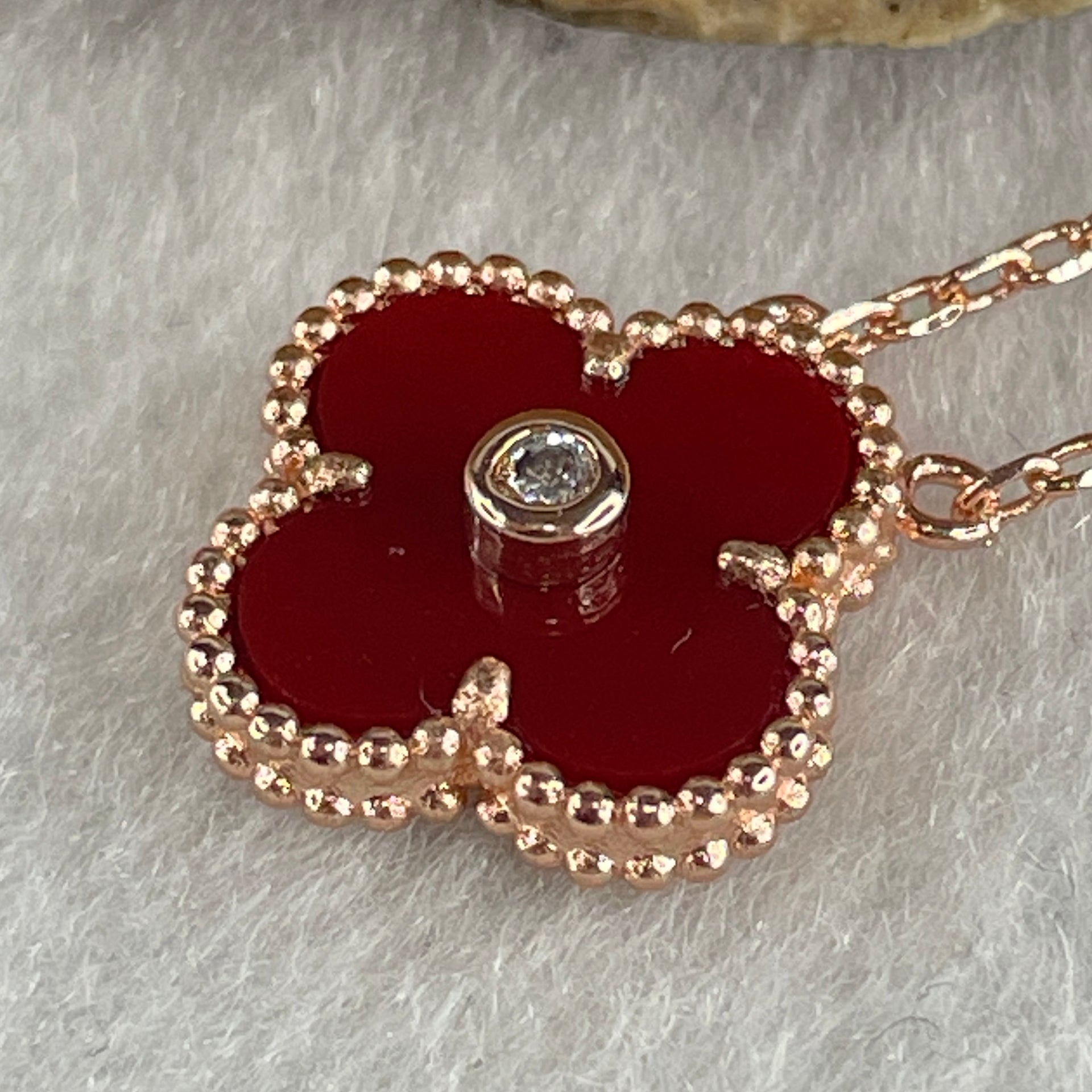 0.15Ct Colourless Round Brilliant Diameter 3.25mm VVS1 Excellent Cut Moissanite Excellent Polish Excellent Symmetry None Florescence in S925 Gold Color Red 4 Leaf Clover Necklace Length 36-45cm GRA 321966017 - Huangs Jadeite and Jewelry Pte Ltd