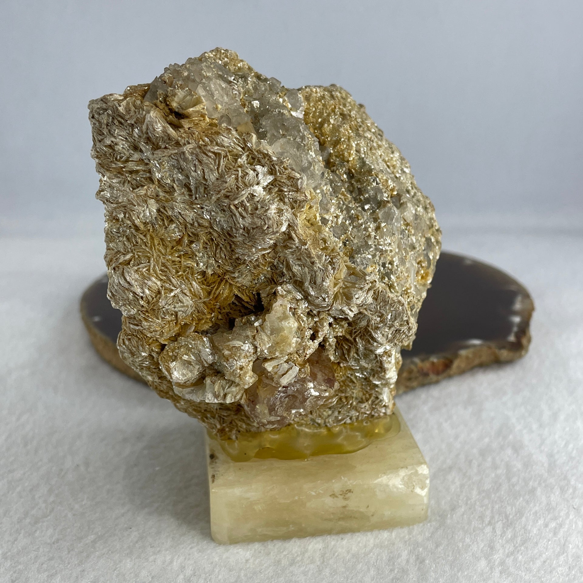 Natural Clear Quartz with Muscovite Cluster Display with Stand 473.27g 86.5 by 59.0 by 104.4mm - Huangs Jadeite and Jewelry Pte Ltd