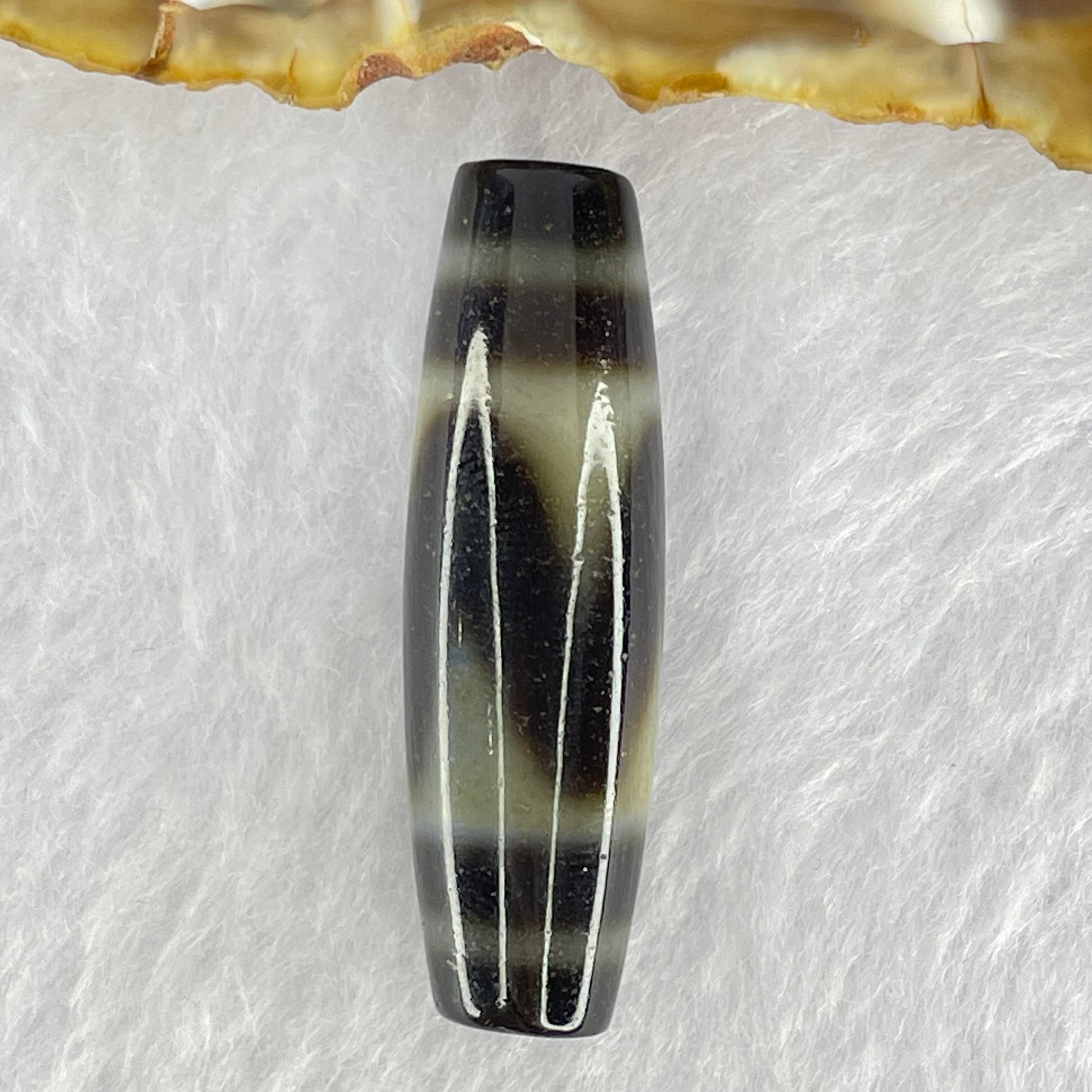 Natural Powerful Tibetan Old Oily Agate Tiger Tooth Daluo Dzi Bead Heavenly Master (Tian Zhu) 8.00g 38.5 by 11.8mm - Huangs Jadeite and Jewelry Pte Ltd