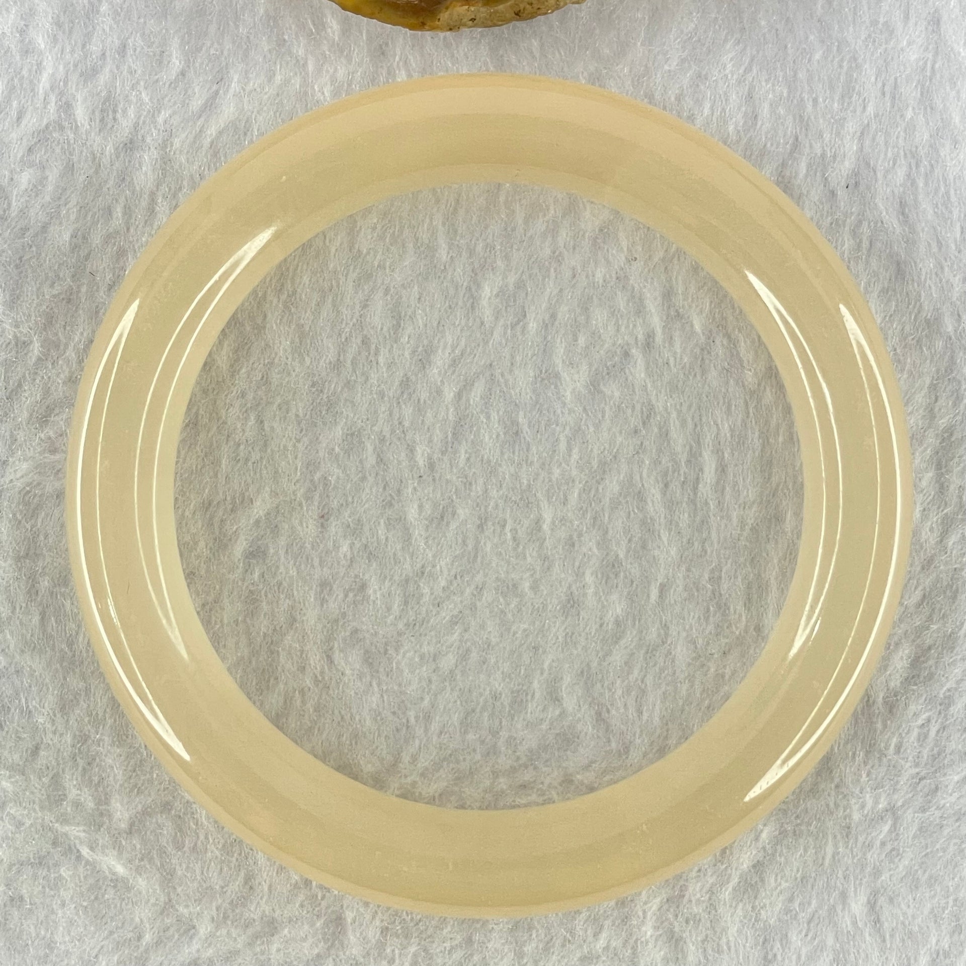 Natural Peach Color Agate Bangle Internal Diameter 56.5mm 43.63g 10.5 by 9.9mm (Close to Perfect) - Huangs Jadeite and Jewelry Pte Ltd