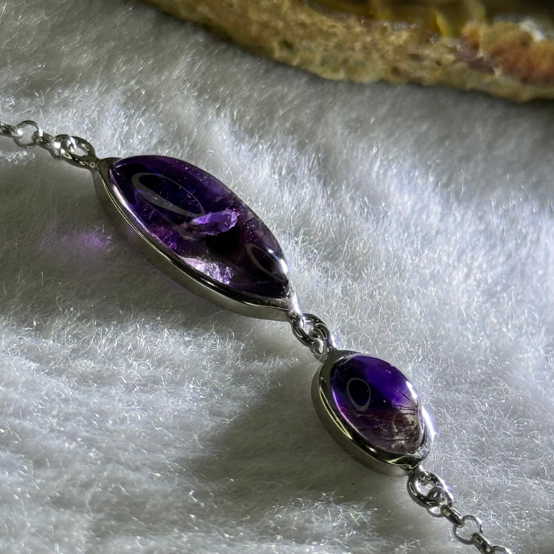 Above Average Natural Super 7 in S925 Sliver Bracelet 3.61g 15.8 by 7.7 by 5.5mm - Huangs Jadeite and Jewelry Pte Ltd