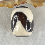 Natural Powerful Tibetan Old Oily Agate Tiger Tooth Daluo Dzi Bead Heavenly Master (Tian Zhu) 虎呀天诛 4.62g 17.6 by 13.1mm - Huangs Jadeite and Jewelry Pte Ltd