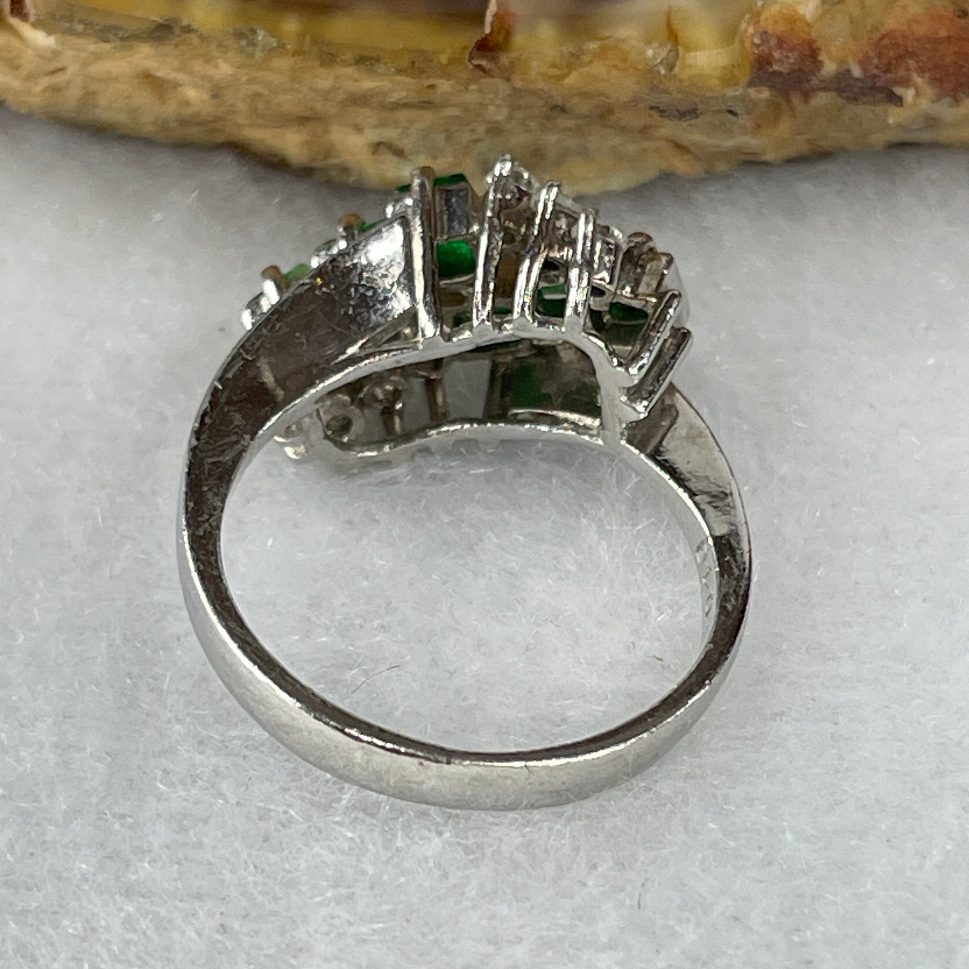 Natural Emeralds Total 0.48ct each approx 2.0 by 2.0 by 2.0mm and Natural Diamonds Total 0.11ct each about 1.5mm in Platinum PT900 Ring 4.87g US4 HK8.5 - Huangs Jadeite and Jewelry Pte Ltd