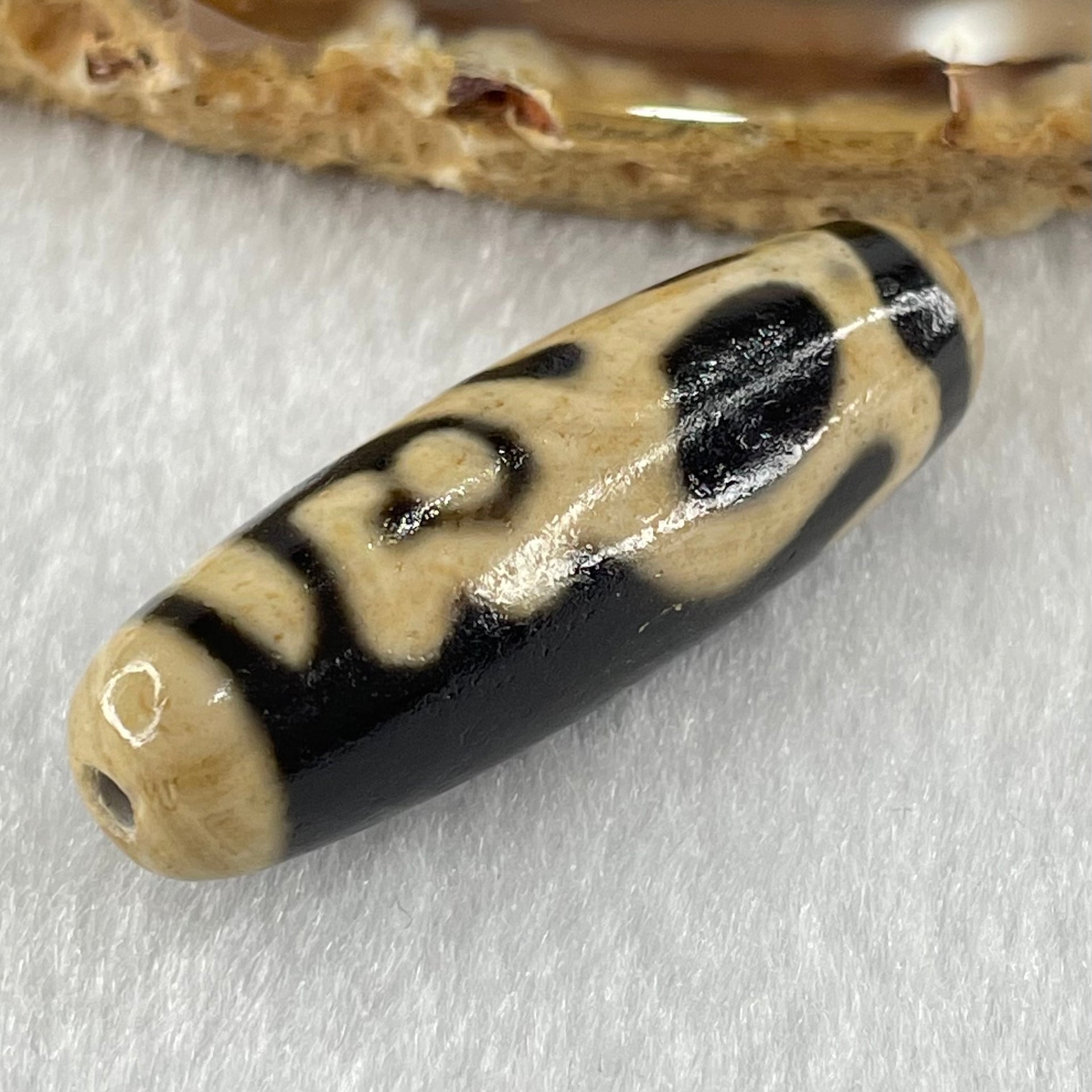Natural Powerful Tibetan Old Oily Monkey Agate Dzi Bead Heavenly Master (Tian Zhu) 猴天珠 9.44g 39.2 by 12.6mm - Huangs Jadeite and Jewelry Pte Ltd