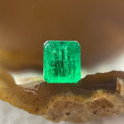 Natural Colombia Green Emerald (Beryl) Cut-Cornered Rectangular Step cut 0.93ct 6.1 by 5.3 by 3.8mm - Huangs Jadeite and Jewelry Pte Ltd