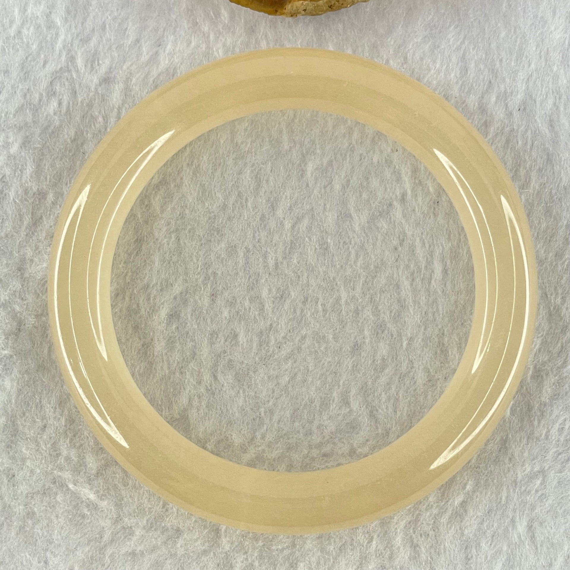 Natural Peach Color Agate Bangle Internal Diameter 56.5mm 43.63g 10.5 by 9.9mm (Close to Perfect) - Huangs Jadeite and Jewelry Pte Ltd