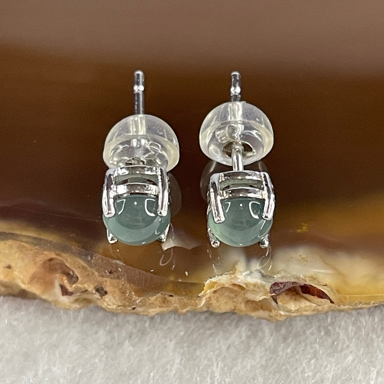 Certified Type A Icy Blueish Green Jadeite Earring in S925 Sliver 0.81g 4.4 by 2.5mm