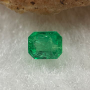 Natural Colombia Vivid Green Emerald (Beryl) Cut-Cornered Rectangular Step cut 0.46ct 5.4 by 4.0 by 3.2mm - Huangs Jadeite and Jewelry Pte Ltd