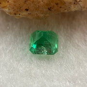 Natural Colombia Green Emerald (Beryl) Cut-Cornered Rectangular step cut 0.66ct 5.2 by 4.6 by 3.9mm - Huangs Jadeite and Jewelry Pte Ltd