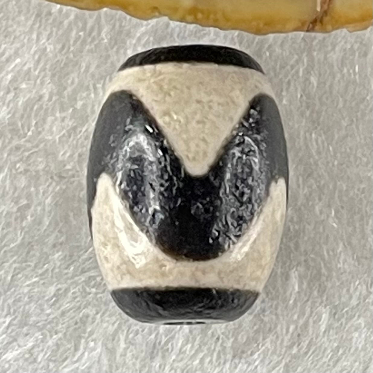 Natural Powerful Tibetan Old Oily Agate Tiger Tooth Daluo Dzi Bead Heavenly Master (Tian Zhu) 2.20g 14.0 by 10.4mm - Huangs Jadeite and Jewelry Pte Ltd
