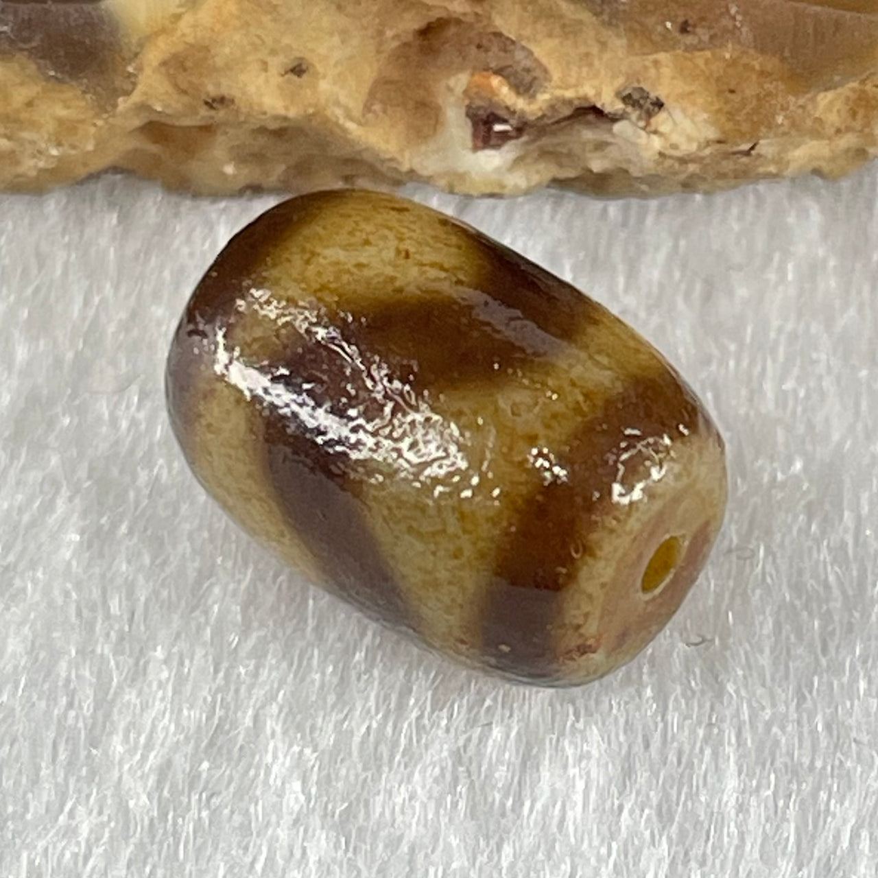 Natural Powerful Tibetan Old Oily Agate Tiger Tooth Daluo Dzi Bead Heavenly Master (Tian Zhu) 1.54g 12.1 by 8.7mm - Huangs Jadeite and Jewelry Pte Ltd