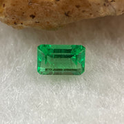 Natural Colombia Vivid Green Emerald (Beryl) Cut-Cornered Rectangular Step cut 0.49ct 5.6 by 3.9 by 3.0mm - Huangs Jadeite and Jewelry Pte Ltd