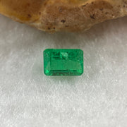 Natural Colombia Vivid Green Emerald (Beryl) Cut-Cornered Rectangular Step cut 0.48ct 5.5 by 3.9 by 2.9mm - Huangs Jadeite and Jewelry Pte Ltd