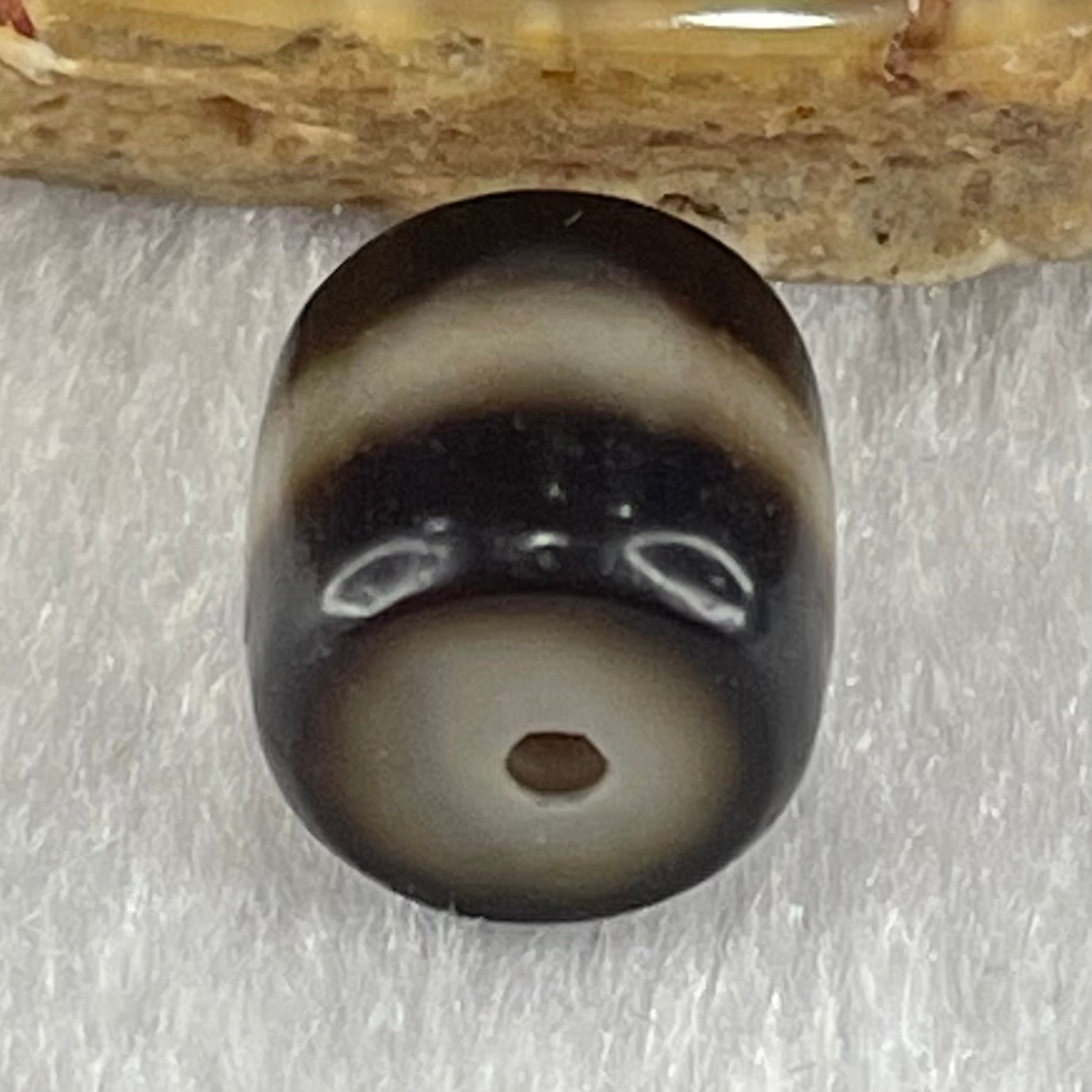 Natural Powerful Tibetan Old Oily Agate 1 Lines Dzi Bead Heavenly Master (Tian Zhu) 1.91g 10.2 by 10.3mm - Huangs Jadeite and Jewelry Pte Ltd