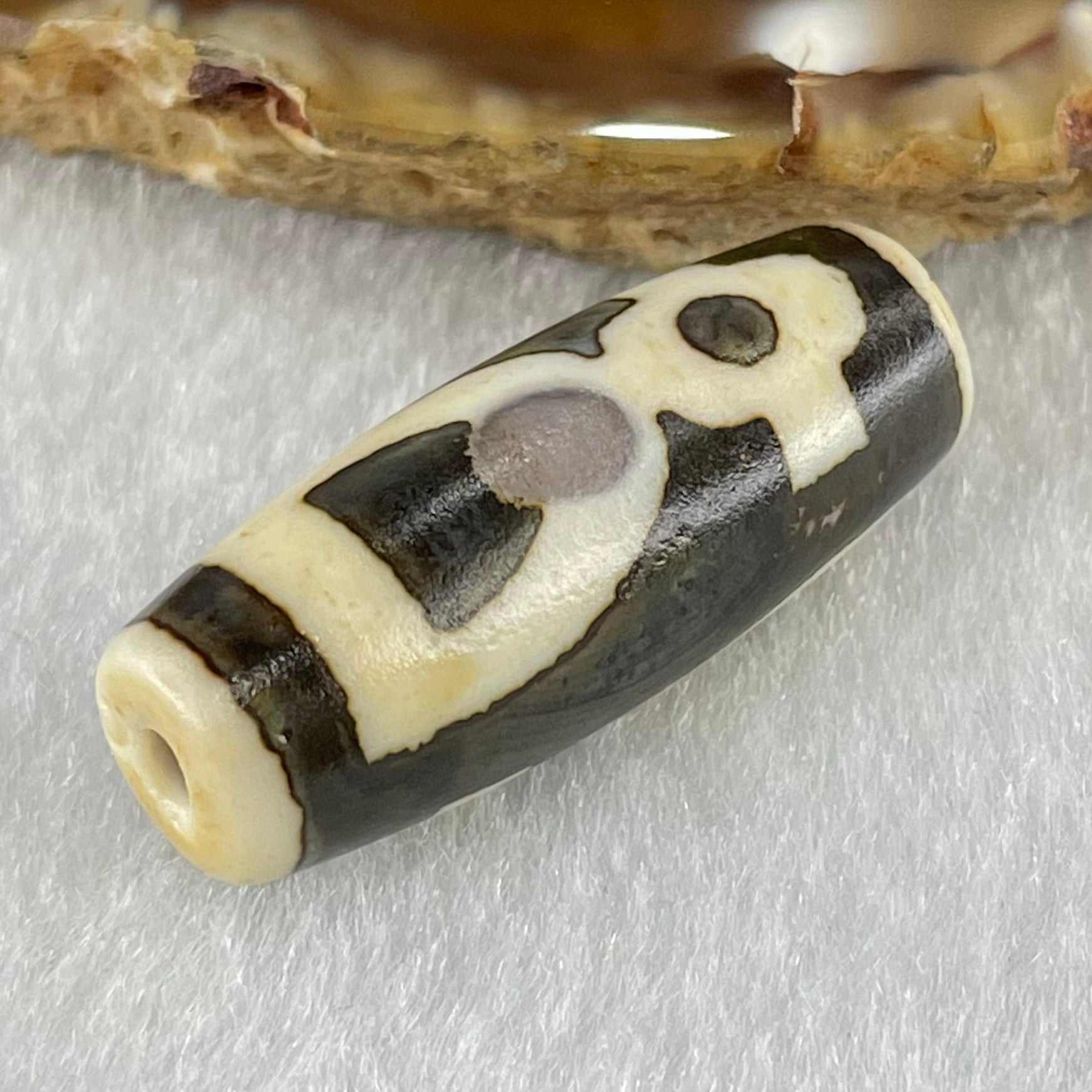 Natural Powerful Tibetan Old Oily Agate Double Cai Shen Dzi Bead Heavenly Master (Tian Zhu) 双财神长天珠 5.67g 28.8 by 11.4mm - Huangs Jadeite and Jewelry Pte Ltd
