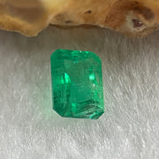 Natural Colombia Green Emerald (Beryl) Cut-Cornered Rectangular step cut 0.81ct 6.6 by 4.6 by 3.5mm - Huangs Jadeite and Jewelry Pte Ltd