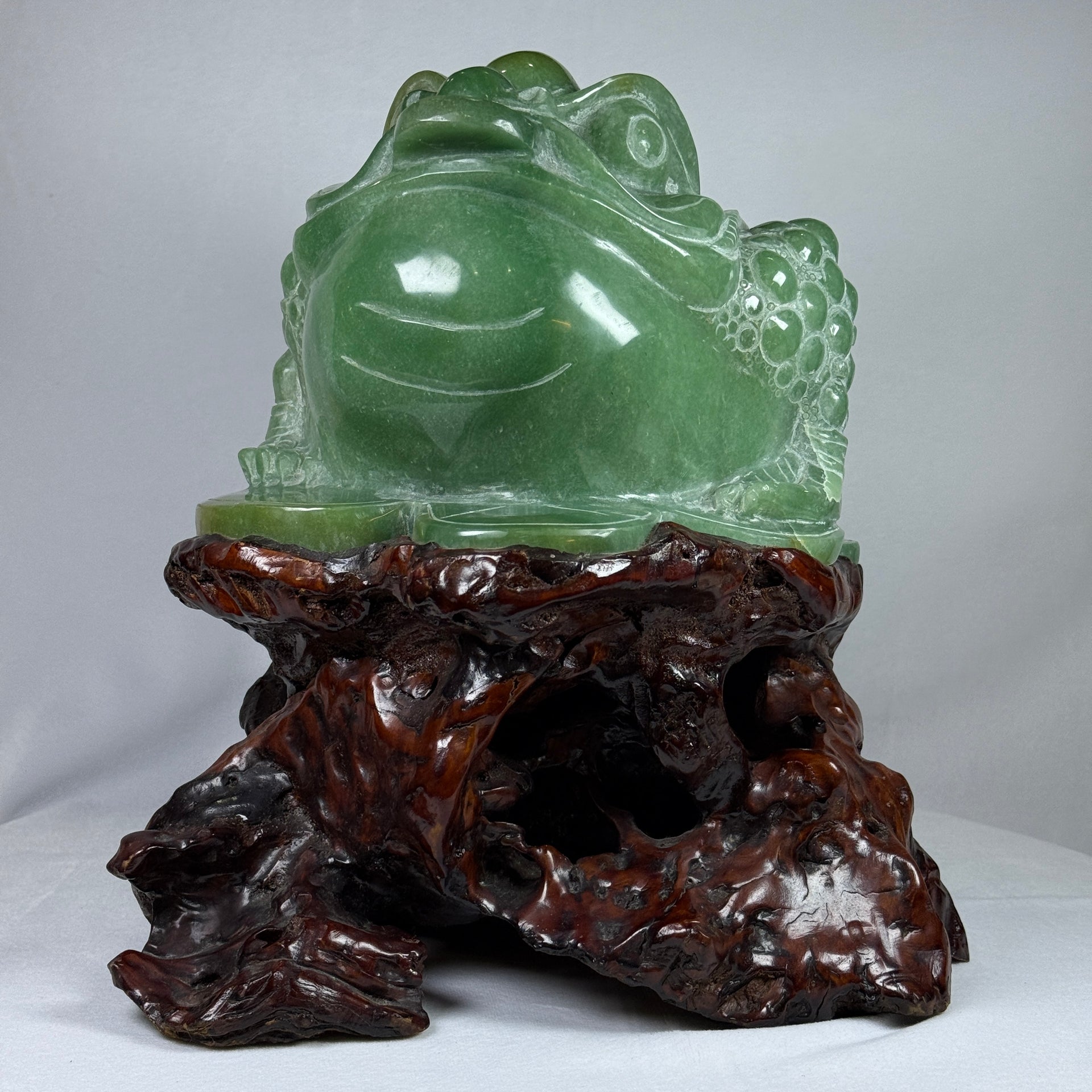 Natural Green Aventurine 3 Legged Toad with Baby Display with Wooden Stand 19.453,2g 320.0 by 300.0 by 345.0mm - Huangs Jadeite and Jewelry Pte Ltd