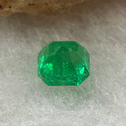 Natural Colombia Vivid Green Emerald (Beryl) Cut-Cornered Square Step cut 0.41ct 4.1 by 4.1 by 3.6mm - Huangs Jadeite and Jewelry Pte Ltd