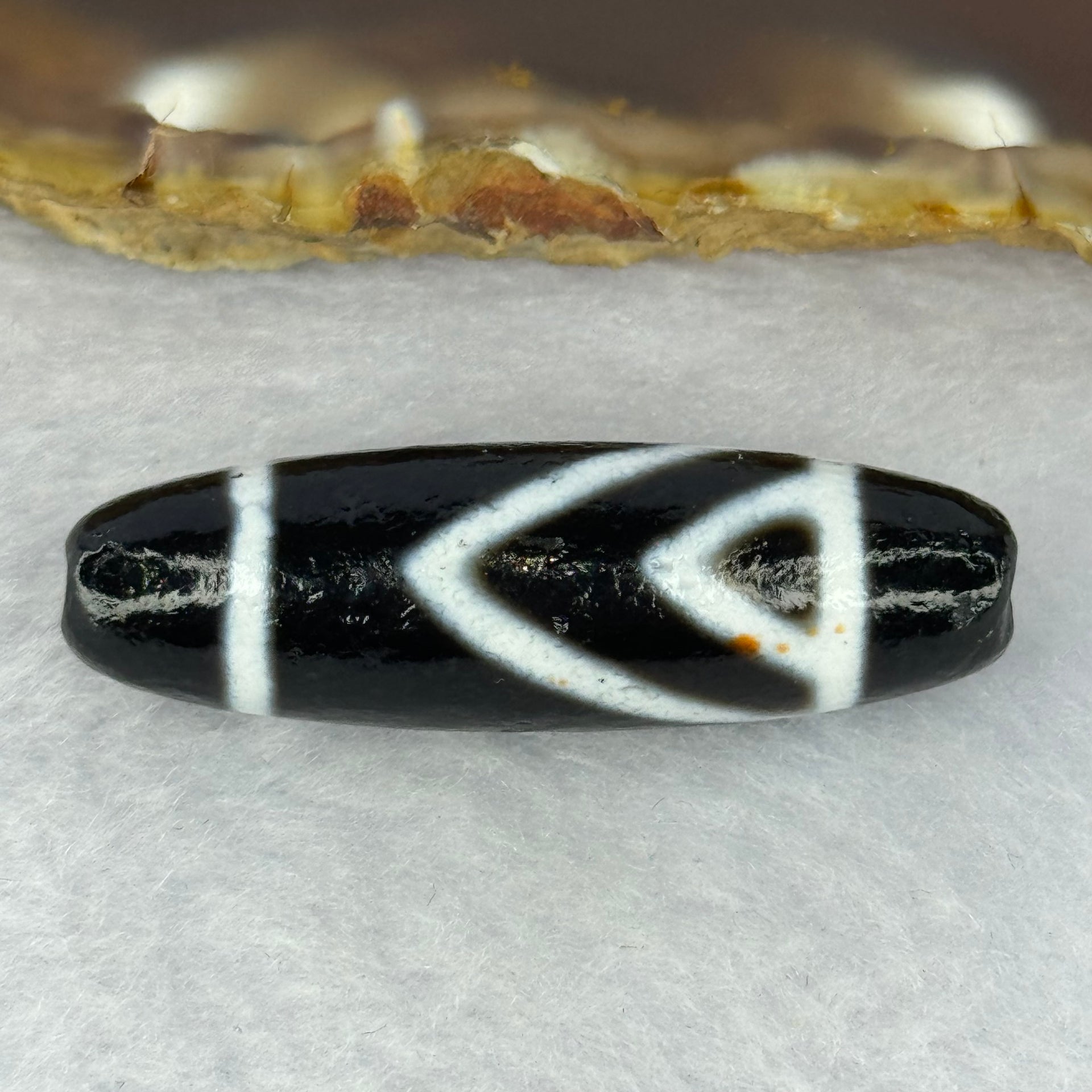 Natural Powerful Tibetan Old Oily Agate 1 Eye With Mountain Support Dzi Bead Heavenly Master (Tian Zhu) 一眼靠天珠 7.45g 38.0 by 11.8mm - Huangs Jadeite and Jewelry Pte Ltd